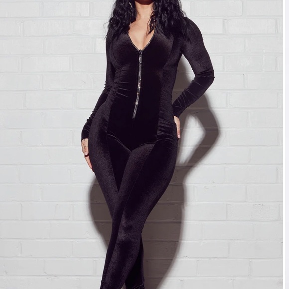 In Your Dreams Velvet Bodysuit from Fashion Nova - Picture 8 of 10